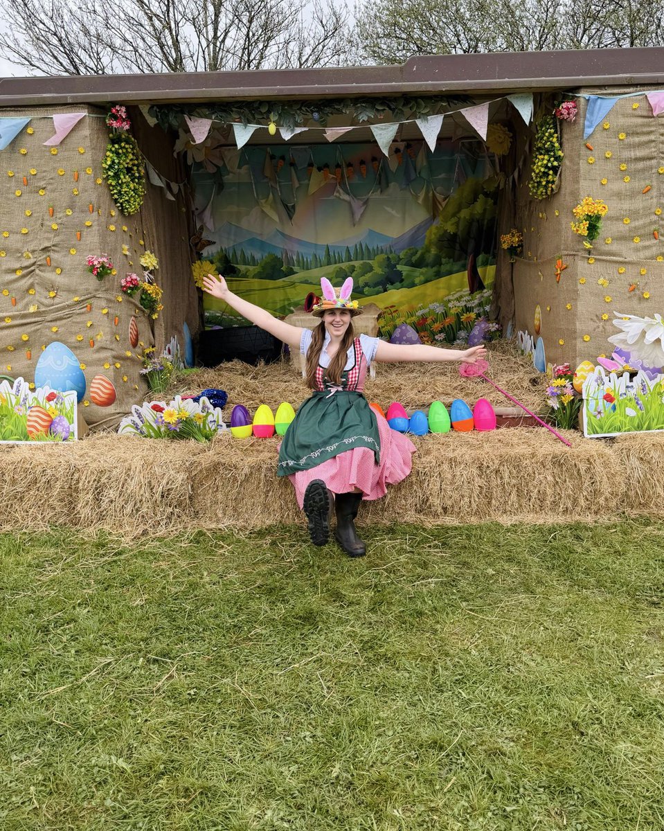 _amylizzyB's tweet photo. Had such an egg-cellent time spreading the Easter vibes with @CamelCreekPark and my friend The Easter Bunny! 🐰🍫🥚

Thanks to Hot Rock Group and @SiriusCasting for the opportunity ☺️ https://t.co/JwFluXP2zT