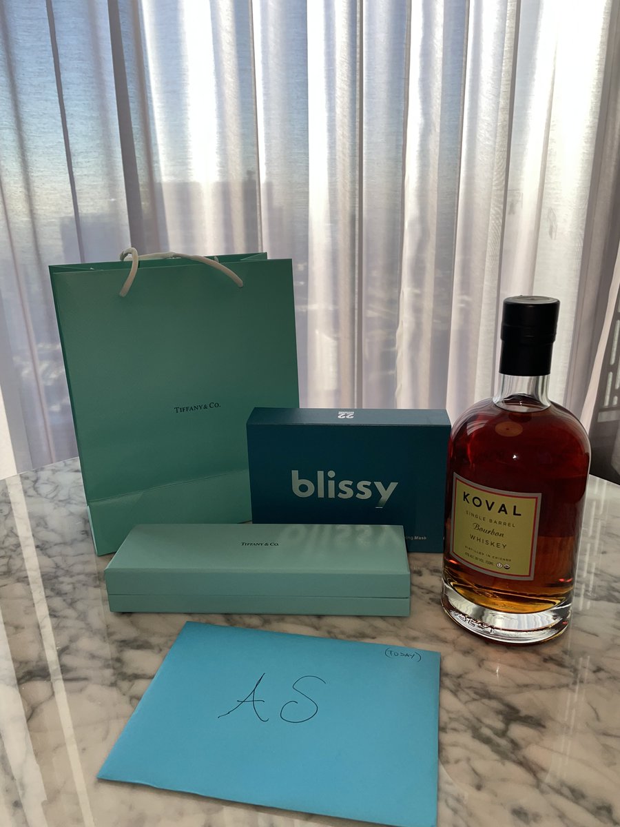 Adeline Sinclair 🍸 LA tweet media