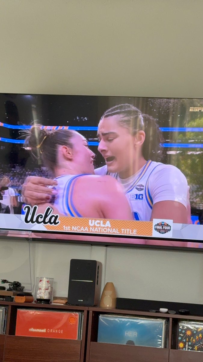 aaronlburleson's tweet photo. Yesss!!!! Congrats to our Bruins!!! 1st National Championship!!! 4s Up!!! U-C-L-A FIGHT FIGHT FIGHT!!! https://t.co/PvAGMQ3HSq