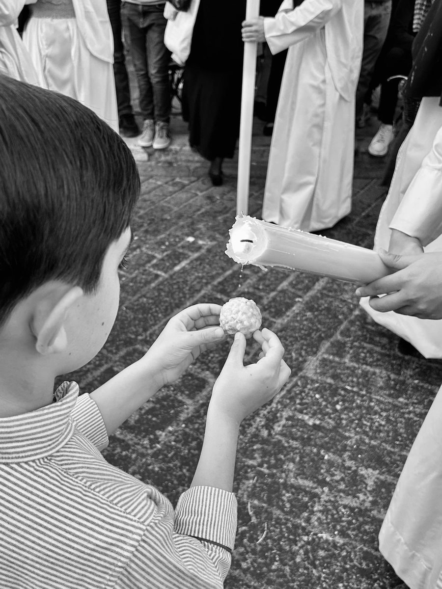 Si hoy estás triste, no has entendido nada. No cabe más felicidad…
#miSemanaSanta #350días