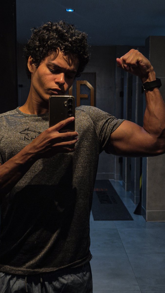 JhonKZZ0 tweet media