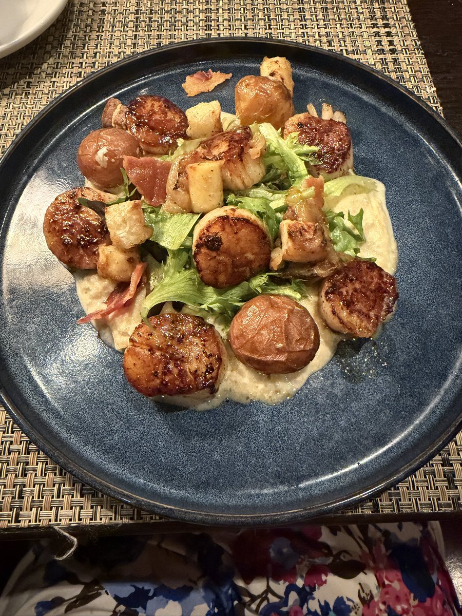 WhitWhit tweet media