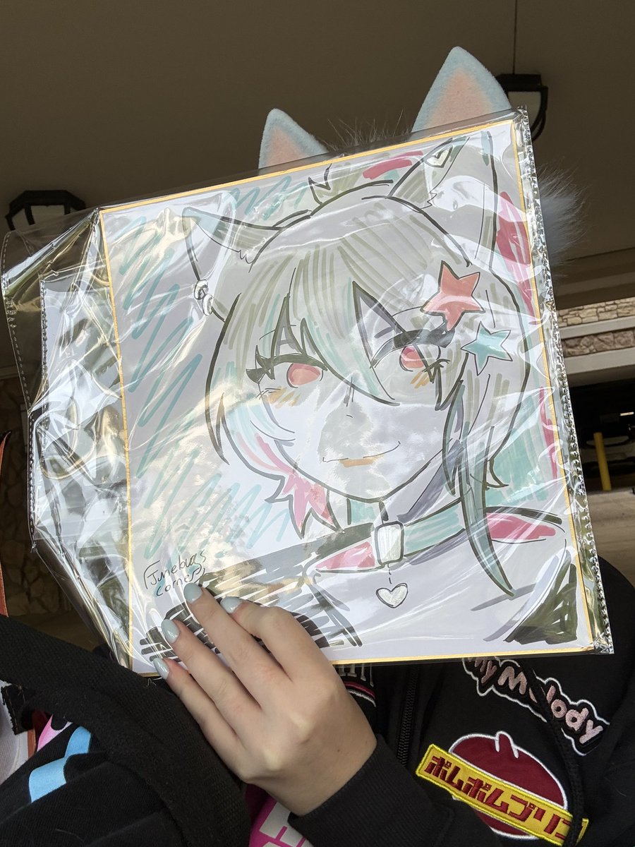 Thank you to <a href="/junebugscorner/">Momo~ Kinmokusei Momoko</a> for finding my phone and drawing me this lovely piece. You saved the con for me 🫶