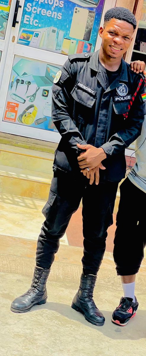 JosephElikplim's tweet image. I paid a police officer, Desmond Kwaku Hendrix (Accra Central), GHS 3,700 for an iPhone 12 Pro on Nov 28. He promised delivery to Volta Region but I’ve received nothing—no phone, no refund. Reported to PPSB, still no action. Please help me get justice. #JusticeForMe