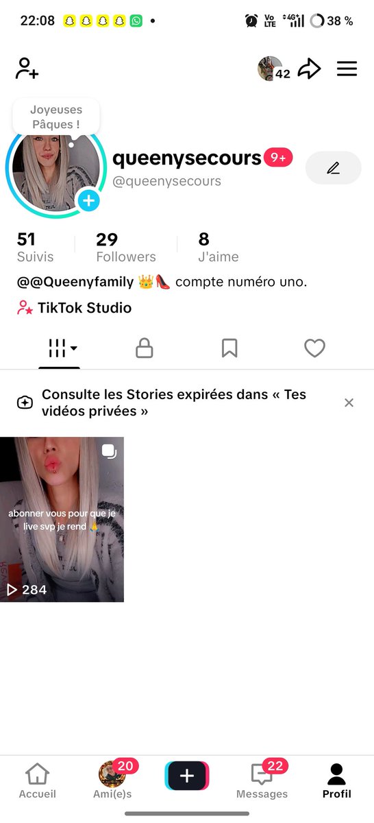 QueenyBby_'s tweet photo. Mmmh venez live abonné vous me faut  les 50 pour live https://t.co/FbLqgqjVjH