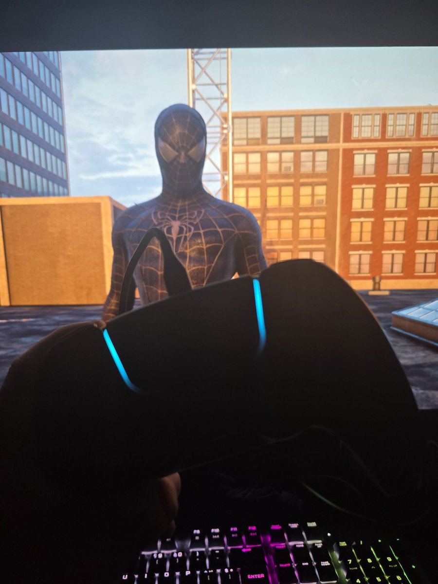 Croonenmaxim tweet media