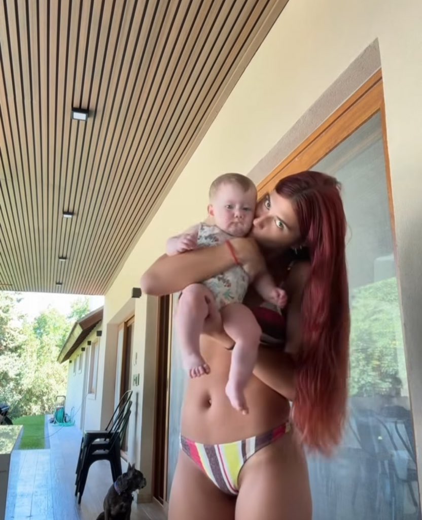 La Titineta🍒 tweet media