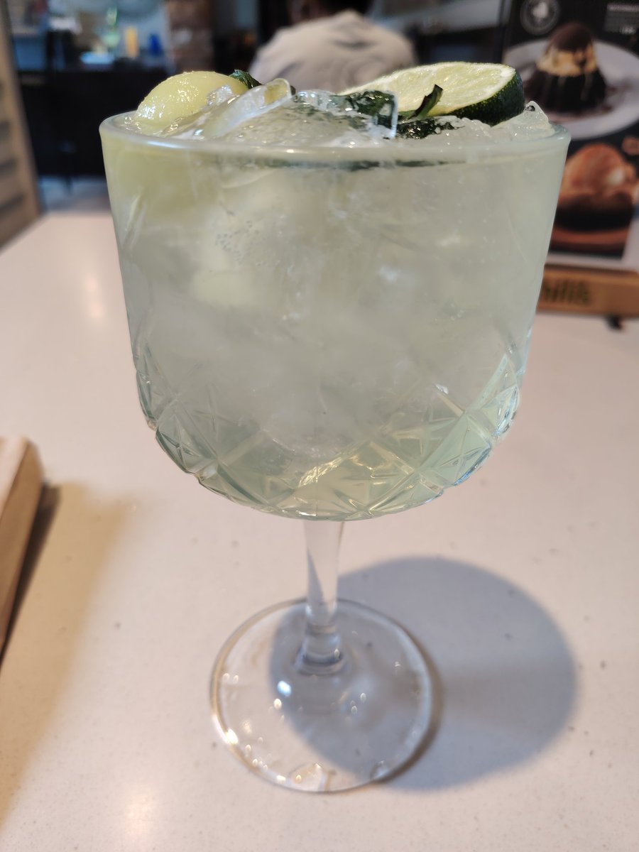 Mi favorito para esta temporada primaveral Melón 🍈 Gin
Arriba, al centro y pa'dentro 
Salud Xtraños 😜 
#FelizDomingoDeResurrección