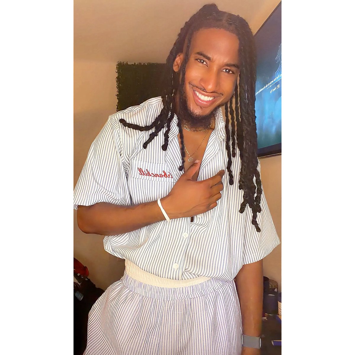 ɪᴀᴍᴛʜᴀᴛ.sʜᴀᴜɴ tweet media