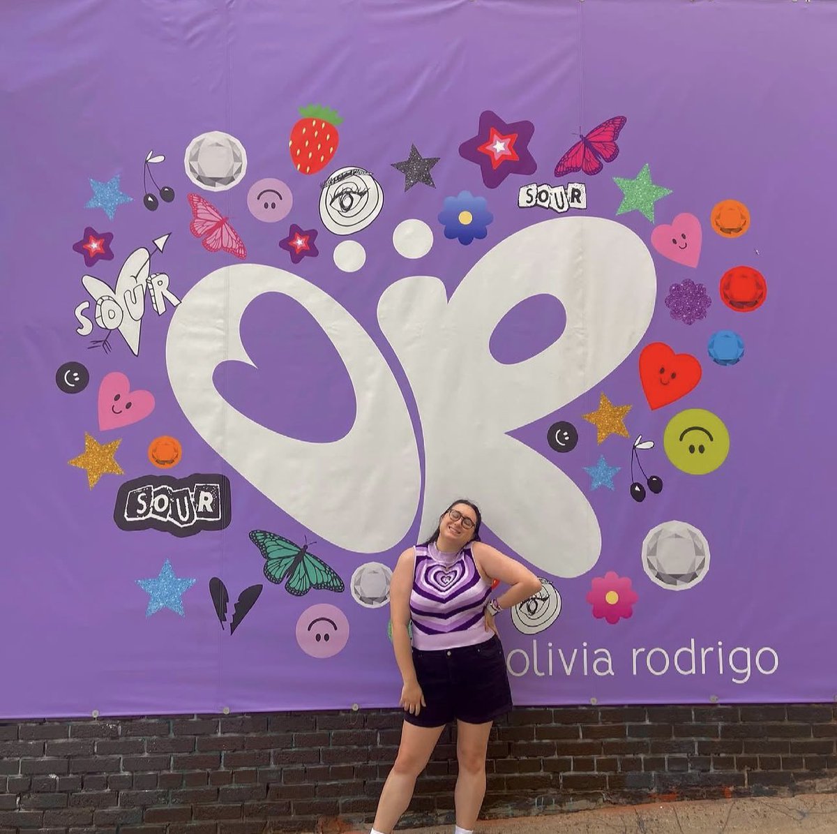 seamlesswift's tweet photo. It’s a forever thing<3 @LiviesHQ https://t.co/pVgke3IIQi