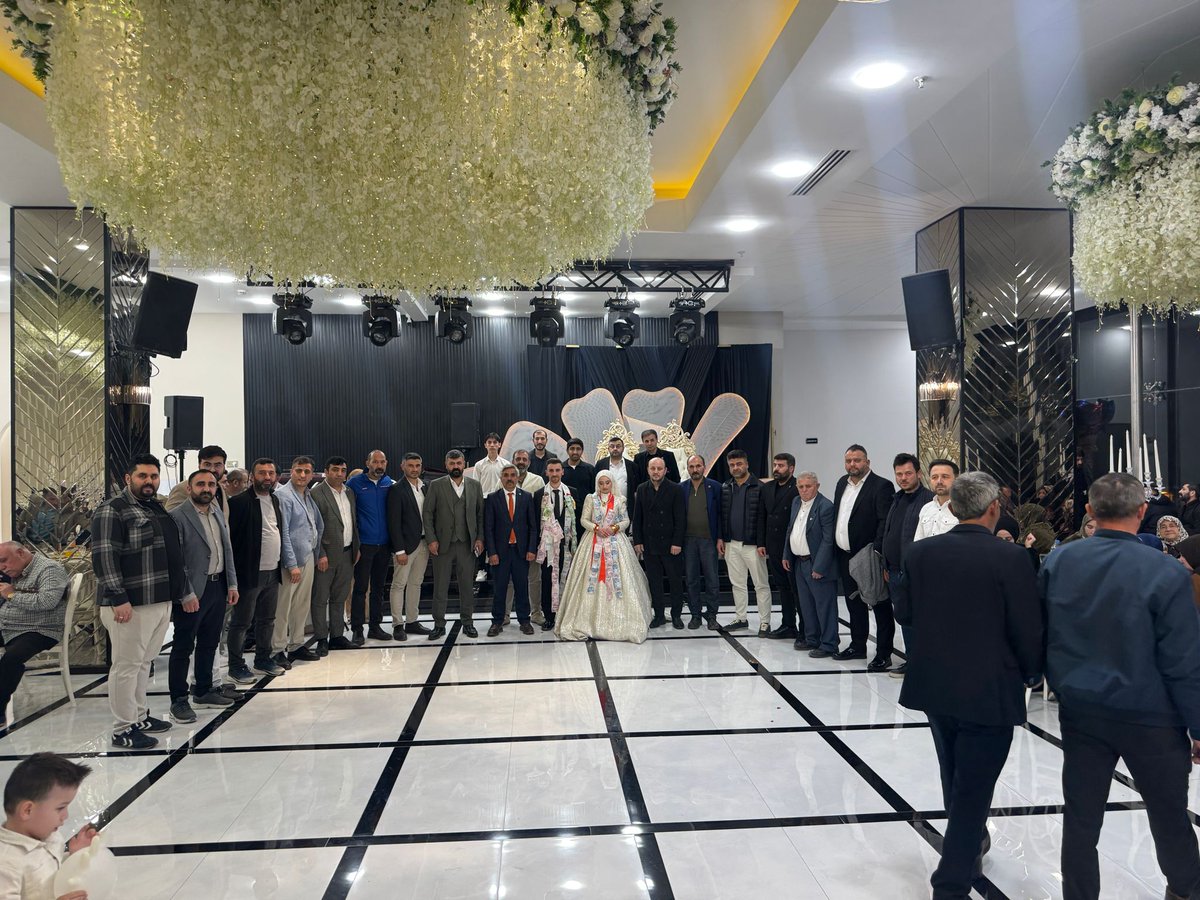 Esenyurt İlçe Başkanlığı olarak, davasına sadakatiyle tanıdığımız İlçe Kurucular Kurulu Üyemiz ve İlçe Başkan Yardımcımız Orhan Varlı'nın düğün merasimine katılım sağladık.