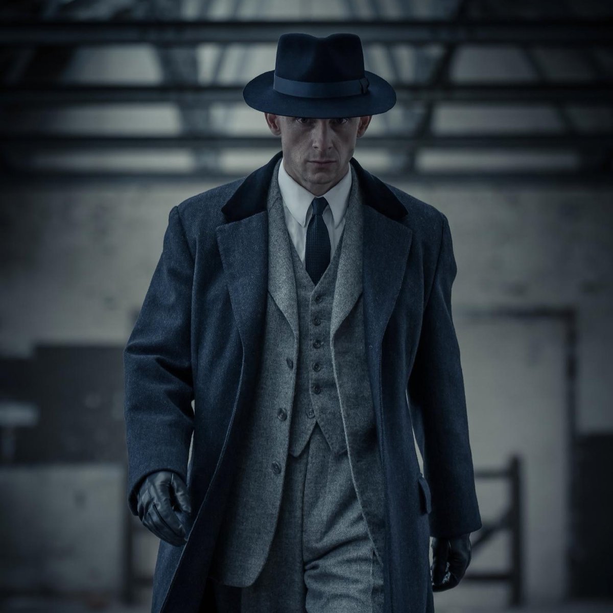 RottenTomatoes's tweet image. First look at Jamie Bell as Duke Shelby in the new #PeakyBlinders series.