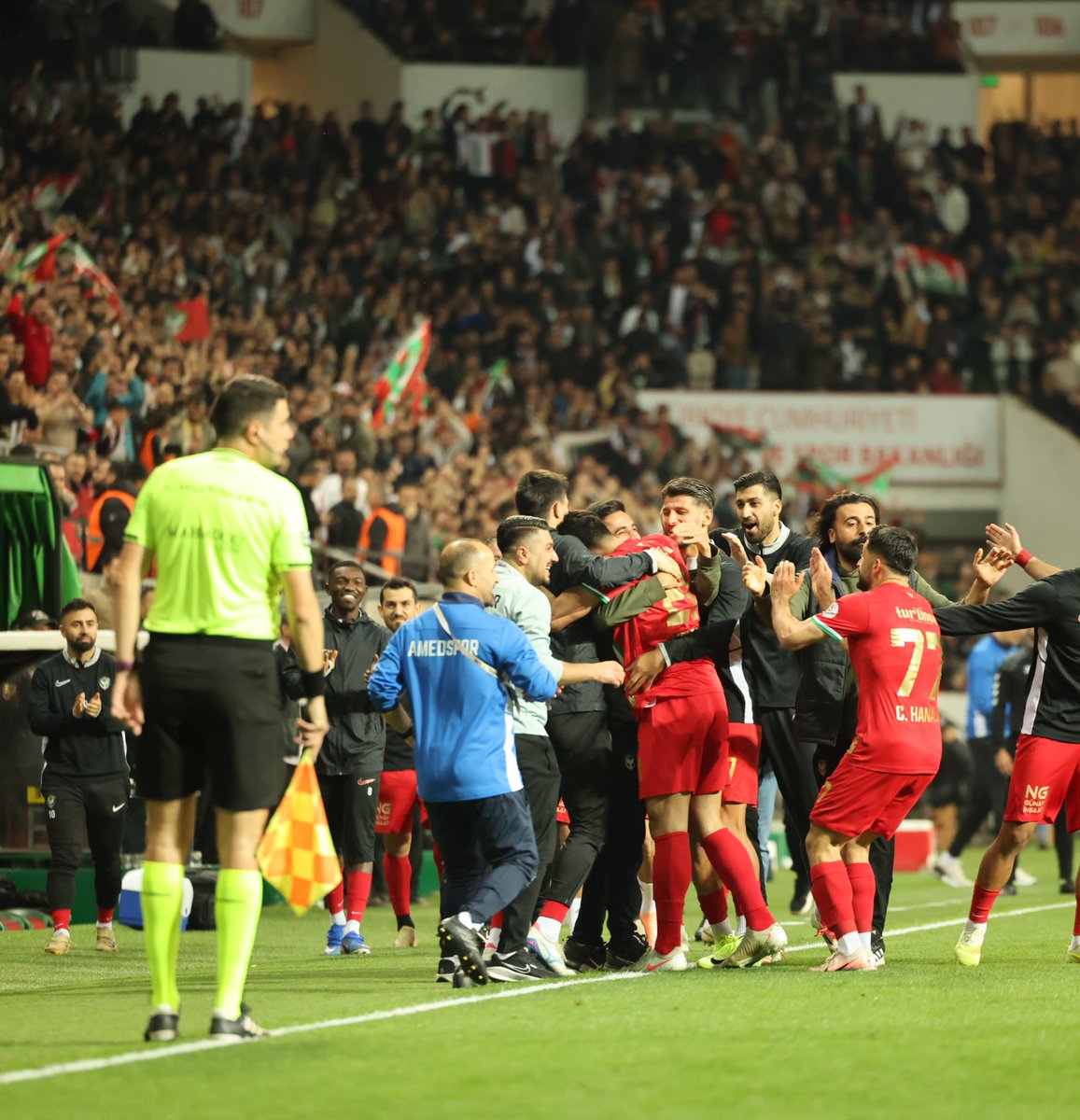EminBeklen's tweet photo. Biz kazanacağız…✌️💚❤️ #Amedspor https://t.co/aZ0n1STUFH