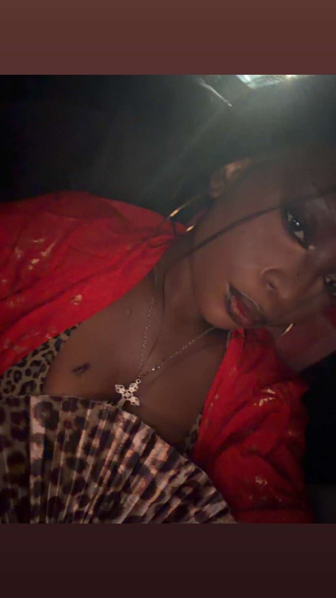 ADEMURE__'s tweet image. Otw to pay my offering #sundayservice