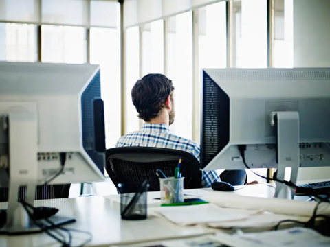 mcmorr0w's tweet photo. Managers are taking on broader responsibilities amid organizational flattening and efficiency pushes. This means less time for training junior employees — and an emphasis on hiring those with greater experience. These shifts are cre https://t.co/B6eddK1yro https://t.co/wBA1vgsLLF