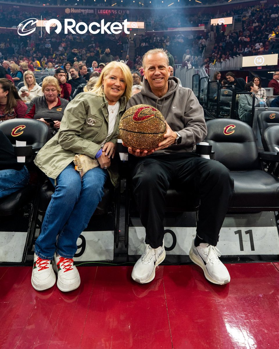 Welcoming Cleveland's newest head coach to Rocket Arena!
@RocketOTD | #LetEmKnow