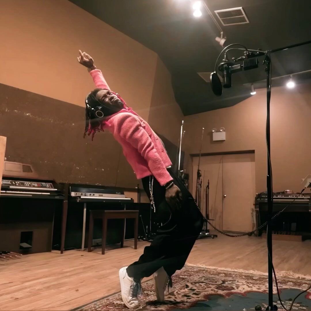 letmeknowwwww tweet media