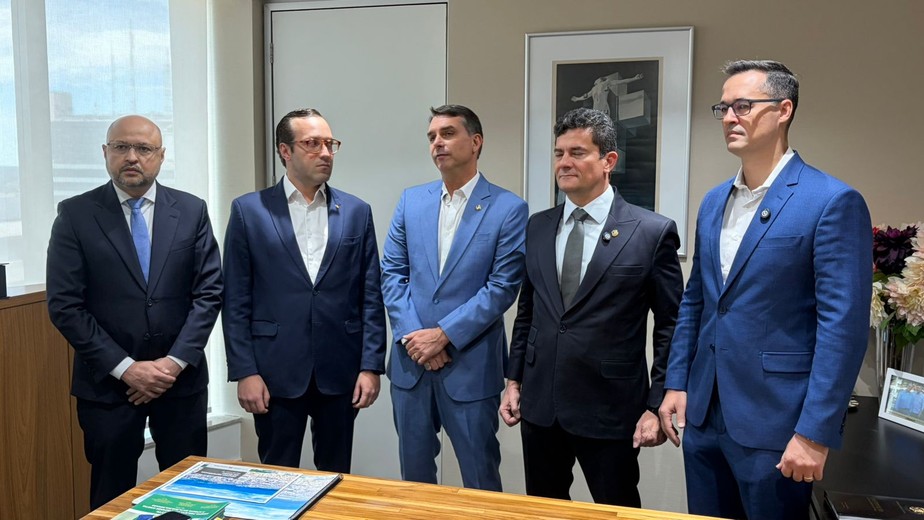 Lobista de direita tweet media