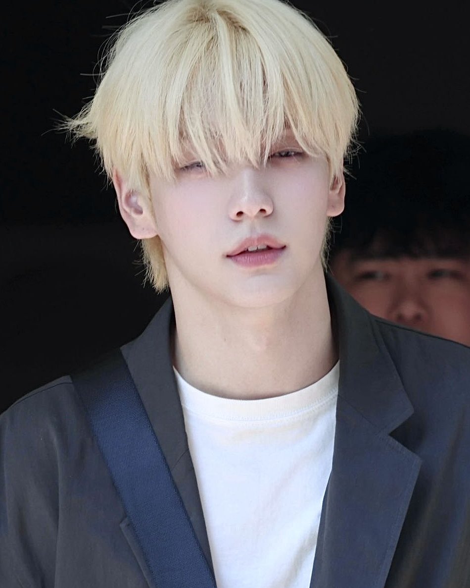 7th year: 𖣂𝕝𝕦𝕩 |🦋𖤐 🌌 LO$ER 🏡🐉 tweet media