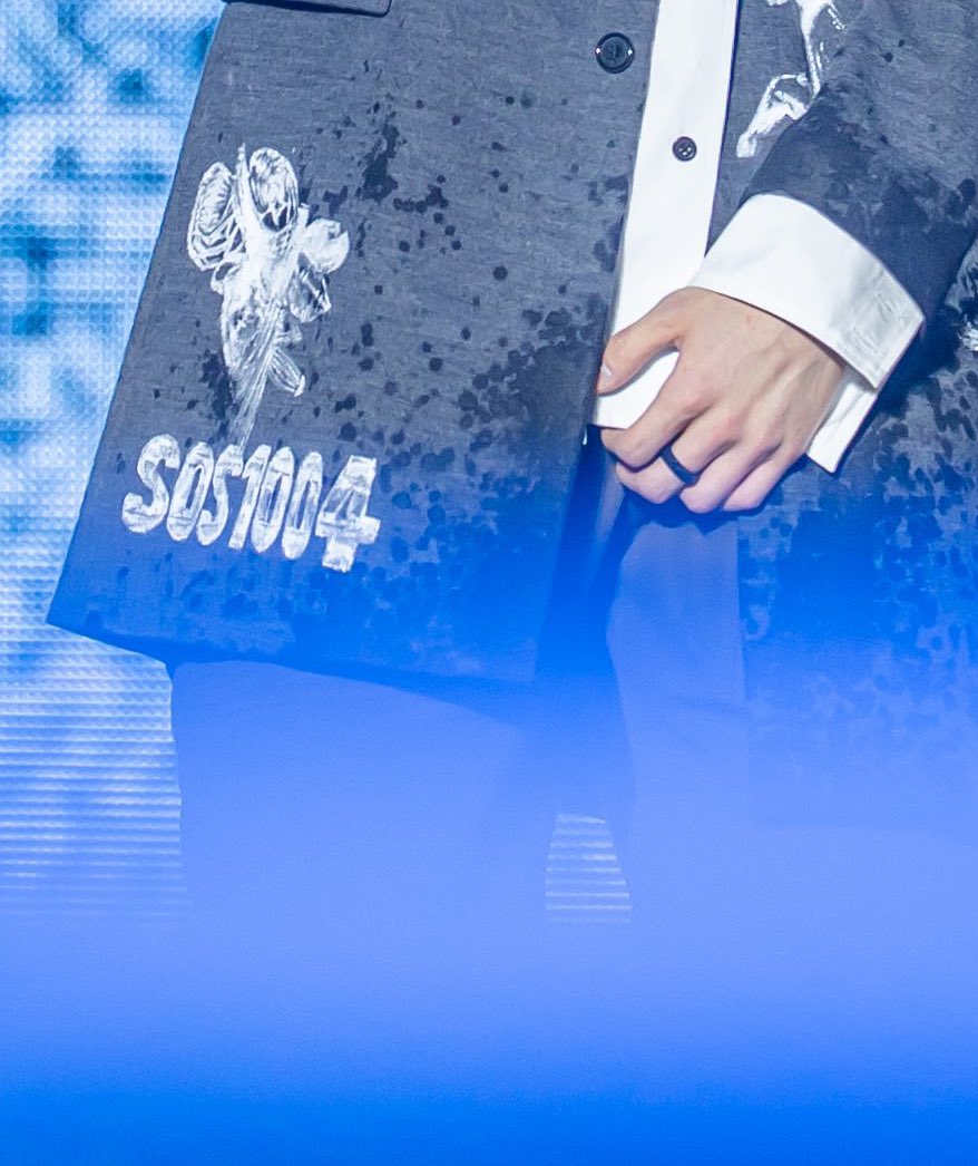 senosi✵ tweet media