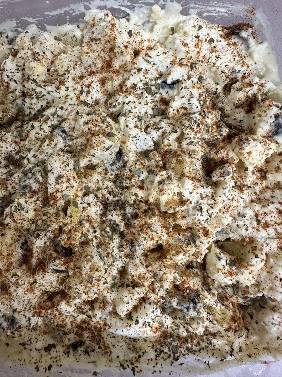 DaniHealz333's tweet image. ✨🥰🥰🥰✨Easter Meal✨Ribs, Gandule Rice, Potato Salad, &amp;amp; well done Cake🤣🤣🤣…I done burnt the cake🤦🏻‍♀️ #Easter2026 #Linner #Lunch #Dinner #Fyp