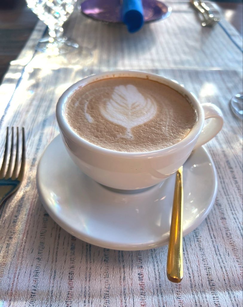 khaliunn tweet media