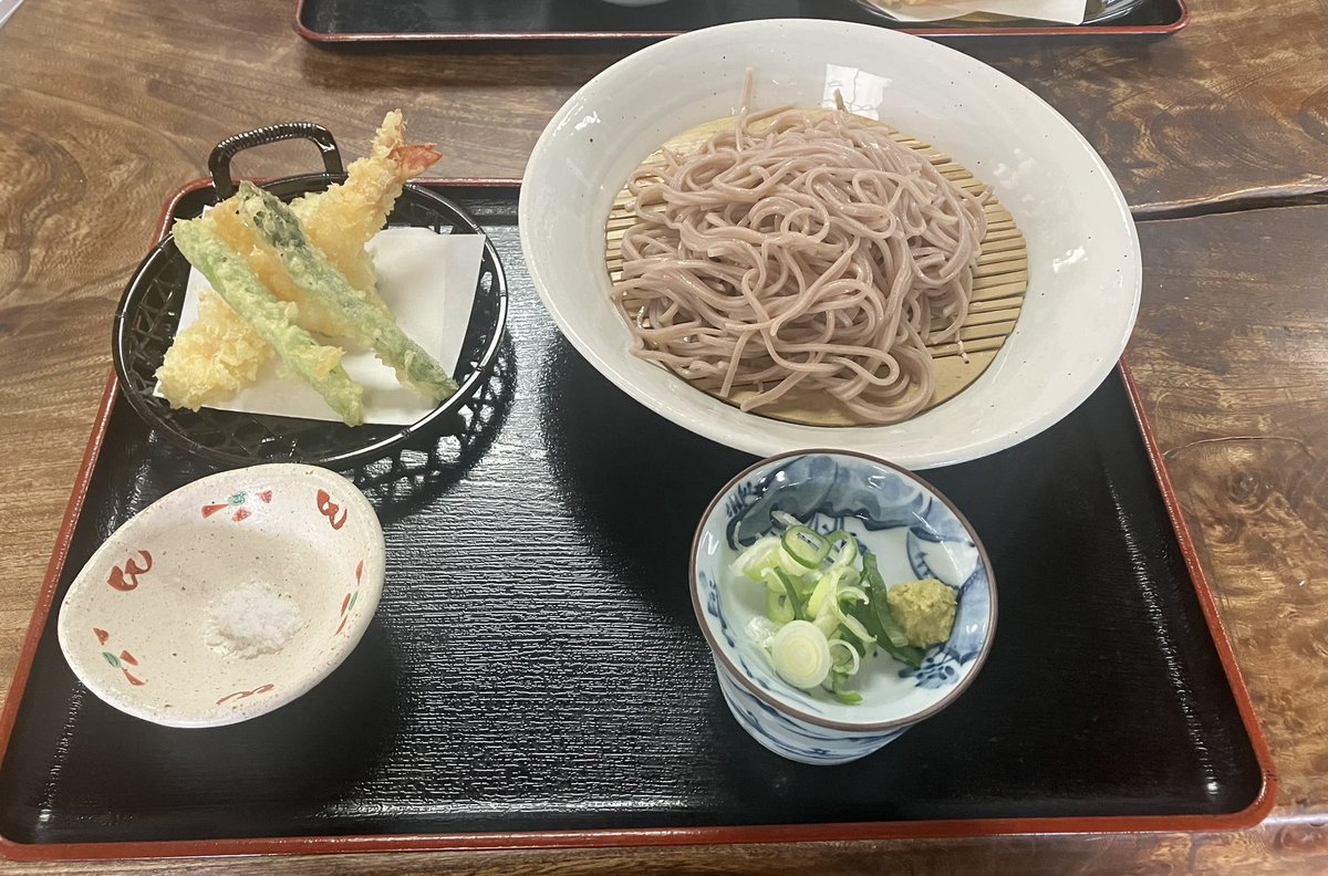hym469's tweet photo. 4/4、4/5のキャンプ🏕️は雨☂️で中止💦
代わりに福井県に遊びに行って来たよ❗️
水族館🐟→西山公園→越前蕎麦😊
さくら🌸いっぱいでお蕎麦もさくら蕎麦食べました😉
美味しかった〜‼️
＃福井
#越前松島水族館
#西山公園
#レッサーパンダ
#越前蕎麦の里
#蕎麦
#桜
#さくら https://t.co/ix6tqCimIa