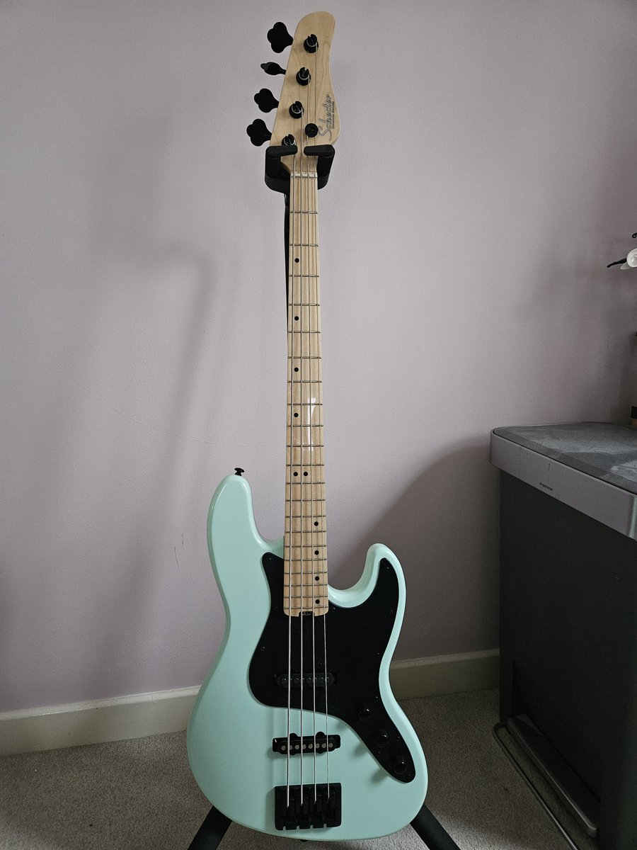 AliceNoon tweet media