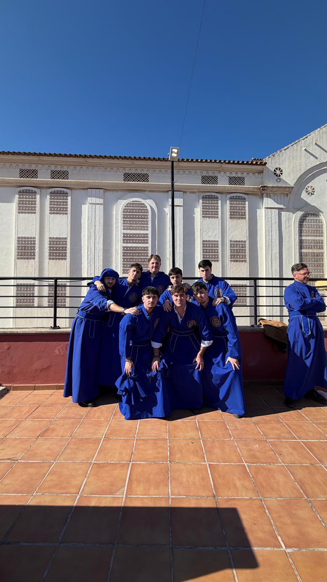 Jorgemv24_'s tweet photo. Yo sigo aquí, con los míos, los mejores.

No te aburras nunca compañero 
#CofradíasMLG https://t.co/oX9plkW5Z3