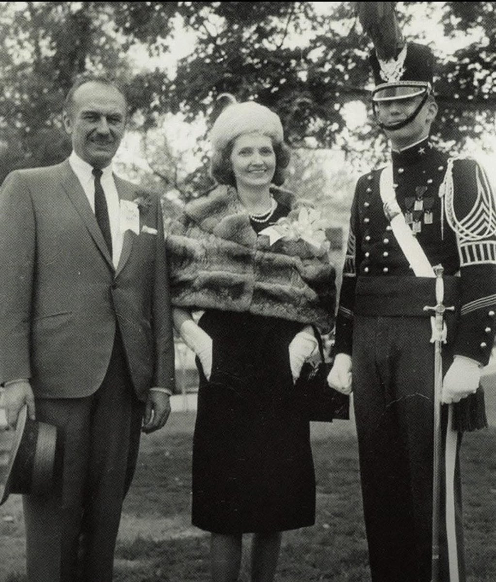 Willie Ross Jr. Knee Deep tweet media