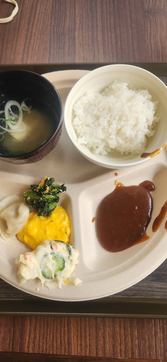 あおべい tweet media