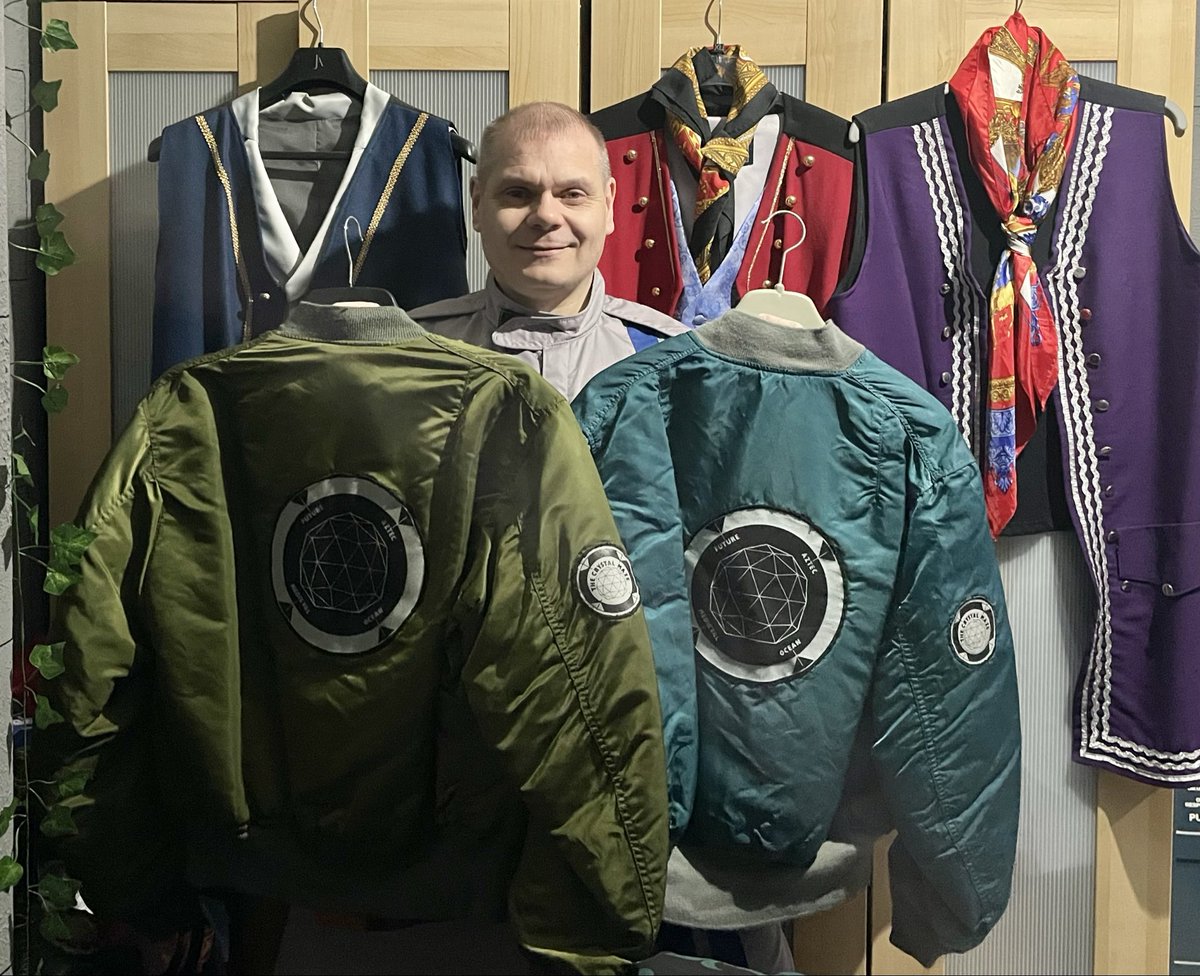 PhilNewtonE's tweet photo. Absolutely loved Ed Tudorpole's run on The Crystal Maze. Great to see amazing quality uploads on both YouTube AND Facebook. Keep Rockin' #CRYSTALMAZE #EdTudorpole https://t.co/e2wD9CLjZn