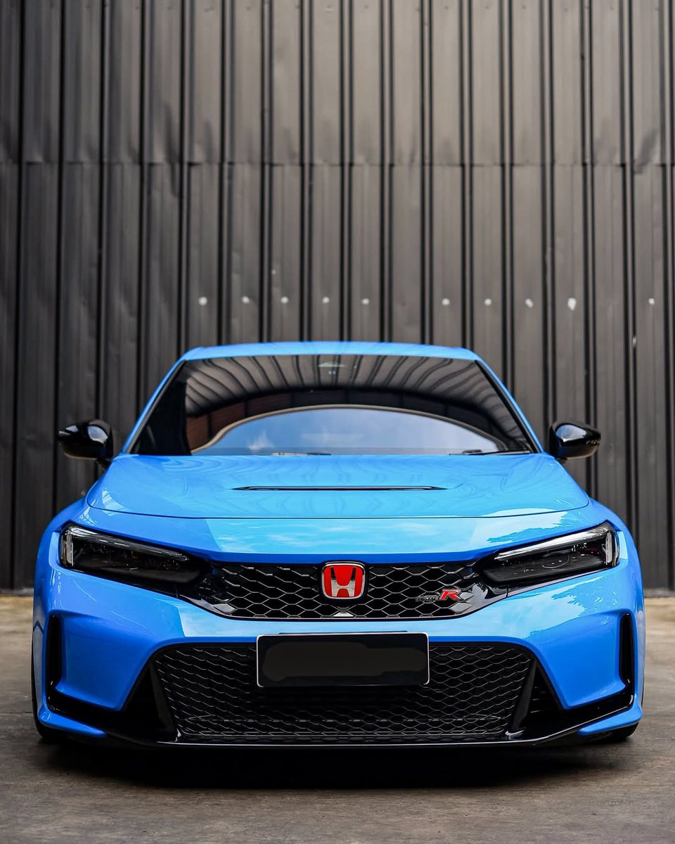 nocarcontext's tweet photo. Honda Civic Type R 💙💙 https://t.co/fD97TPXtfe