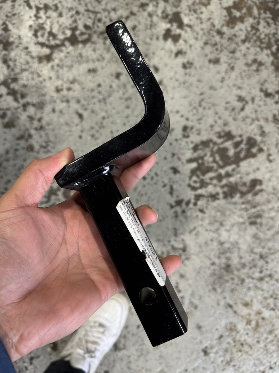 ms3850vm's tweet photo. 引き続きF10用新品ヒッチメンバーもありますよ。 https://t.co/XnijgwggLX