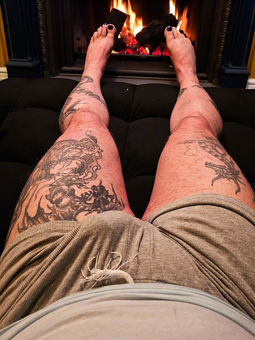 SLasso69's tweet photo. Feet be toasty on this rainy day https://t.co/7thWVual3U
