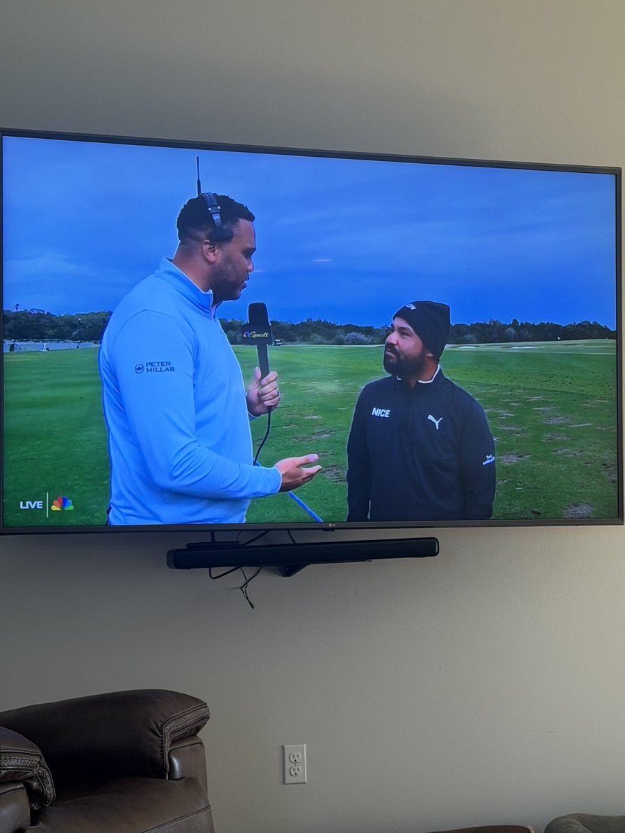 🦡Buckys Ballsack🦡 tweet media