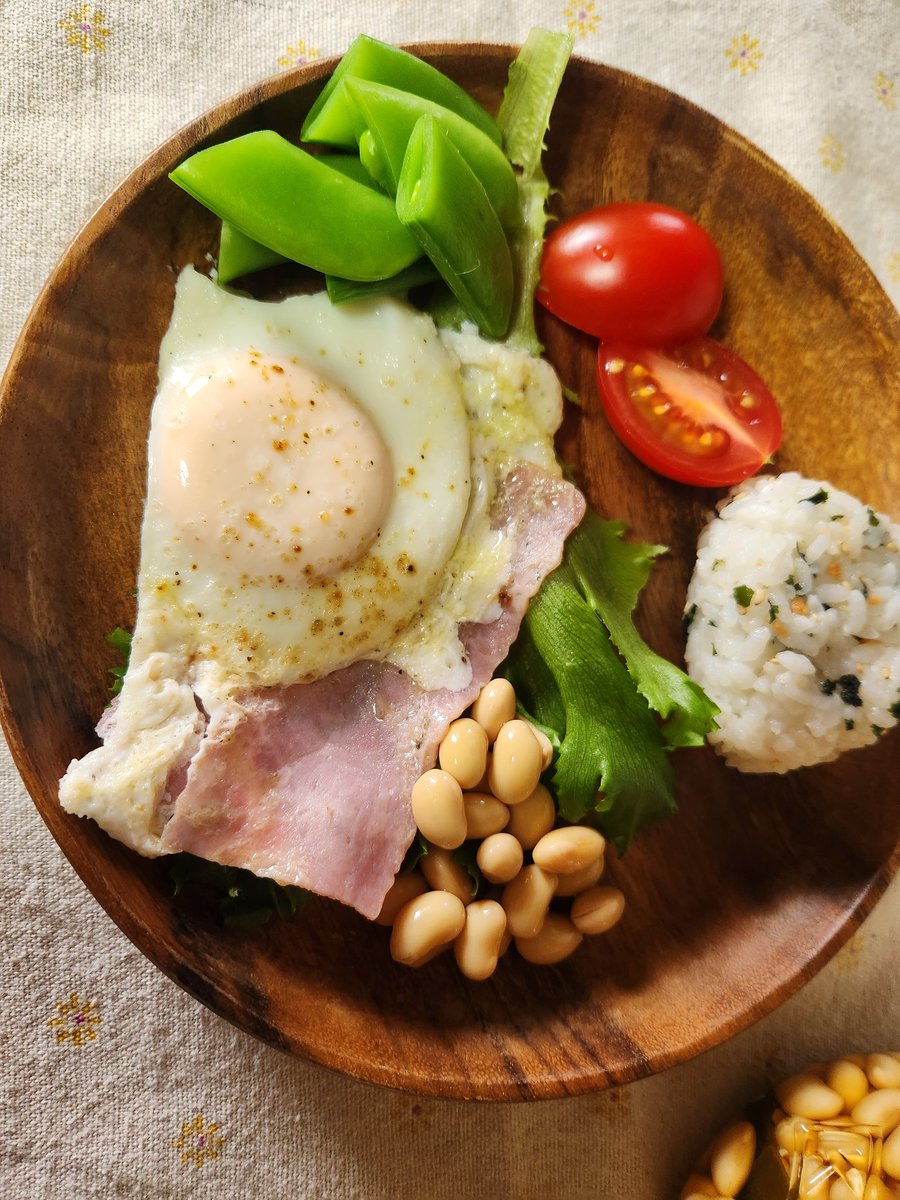 シャインともちん tweet media