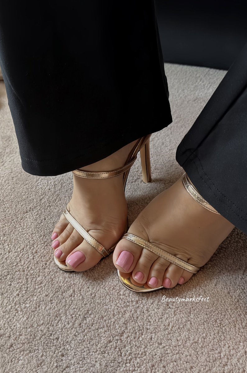 feetlover tweet media