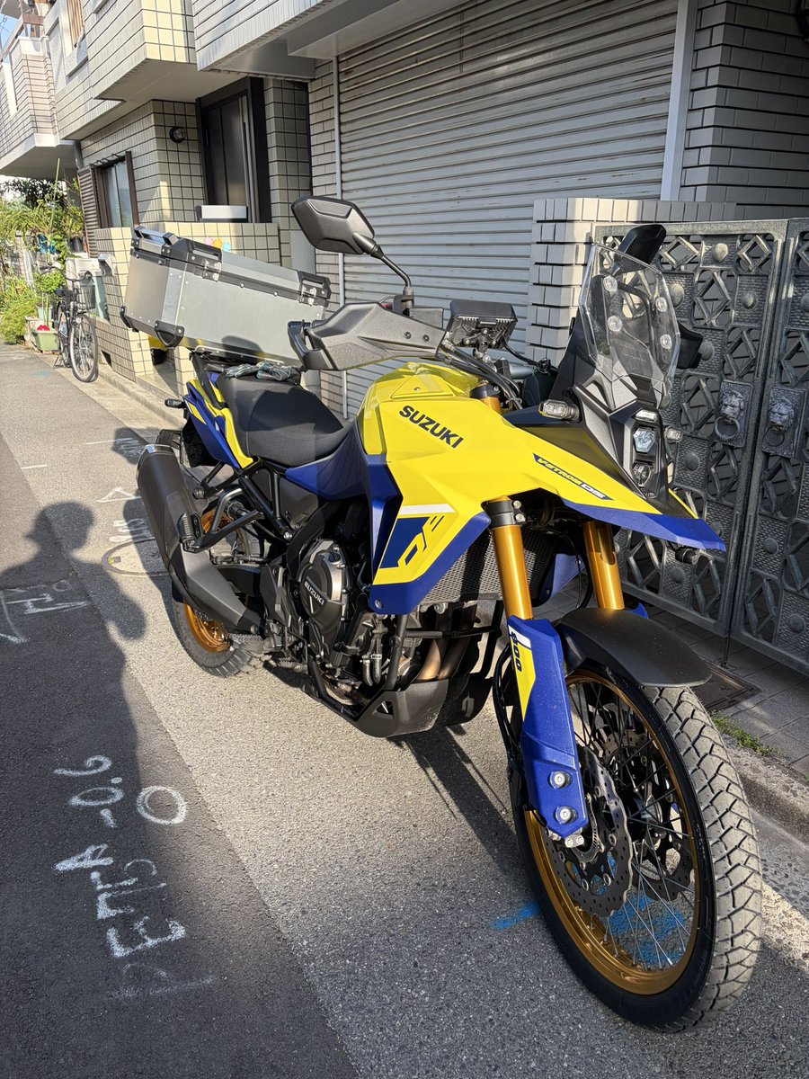 JB VstroooooM800DE 謎の和菓子屋 tweet media