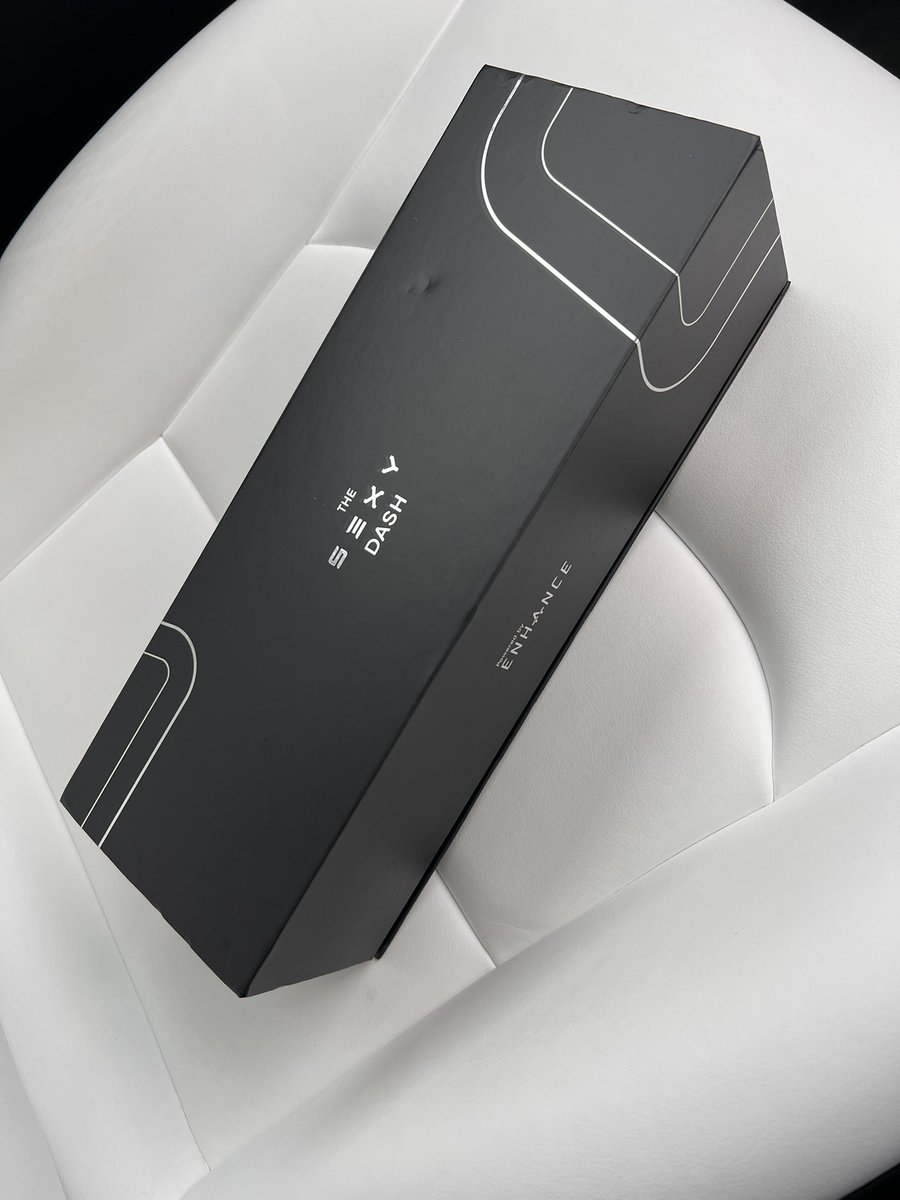 jk8zu's tweet image. やっと届いた
SEXY DASH

 #sexydash
 #enhance
 #tesla
 #modely