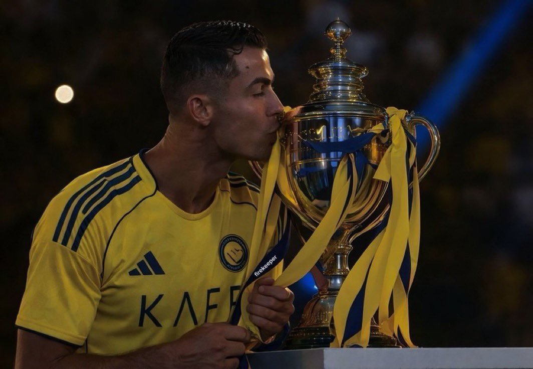 M E Hً ! tweet media