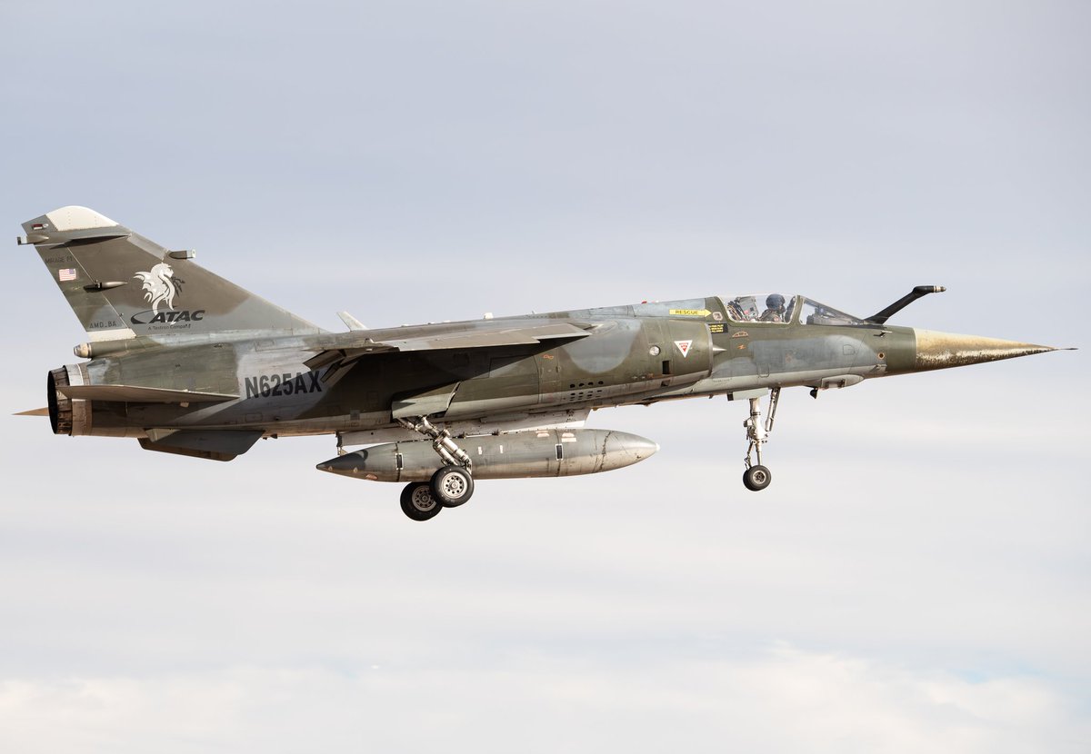 619_Aviation's tweet image. ATAC32 x2 Mirage F-1s pulling into Luke AFB after some BFM out near the BMG range.
#atac #lukeafb #miragef1 #mirage