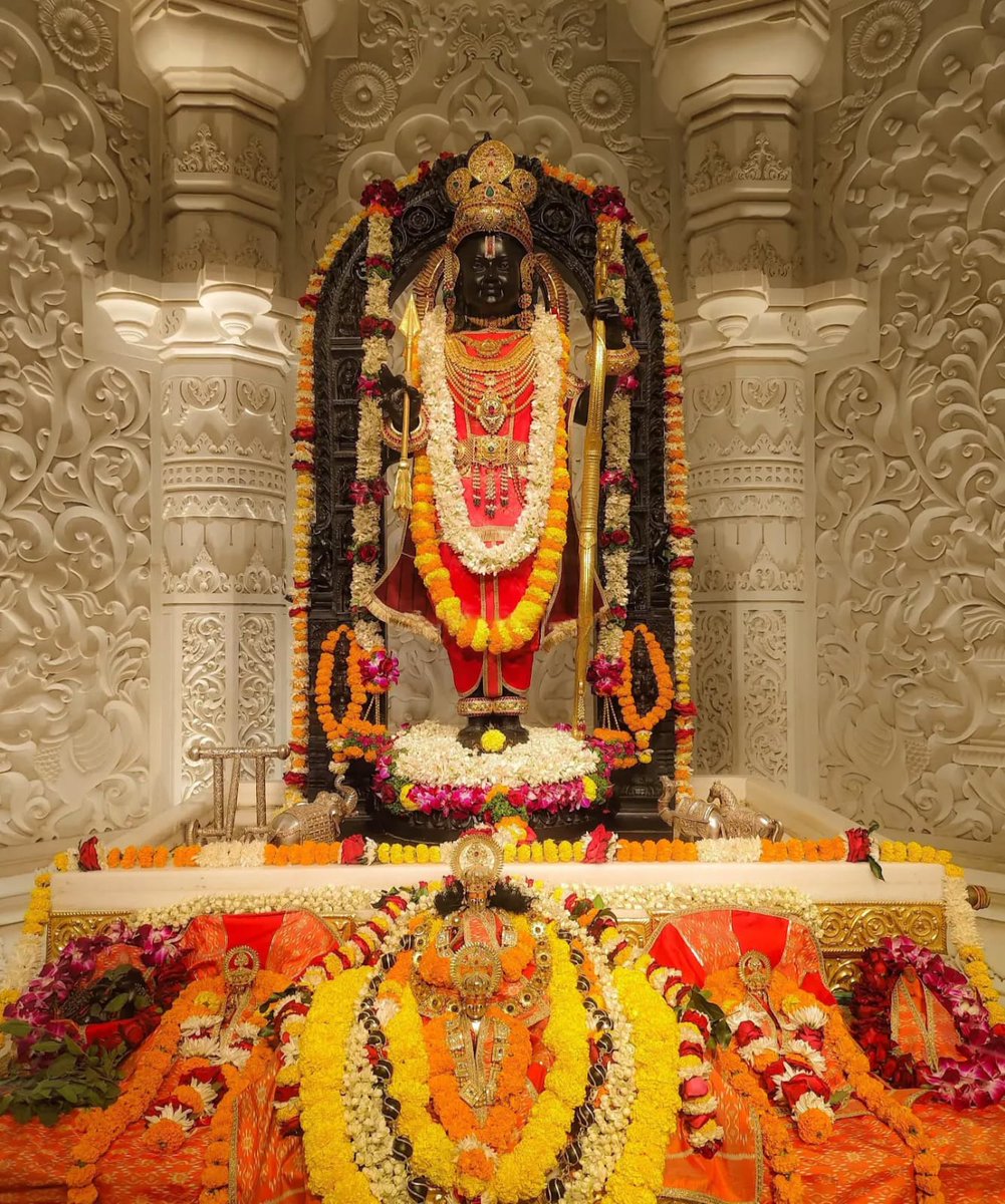 जुड़े तो हम सबसे हैं, पर पूर्ण सिर्फ आप में हैं ❣️