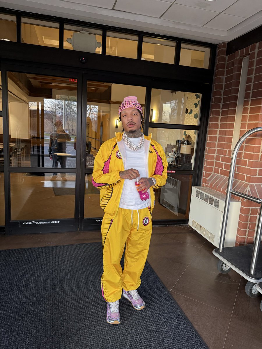 _24lik's tweet photo. Mama should’ve name me beevis iont get nut butt head🥹 https://t.co/LdslQQpqdj