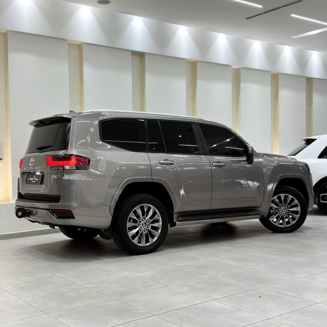 nocarcontext's tweet photo. Toyota Land Cruıser 🩶🩶 https://t.co/Gnt7JdiA9a