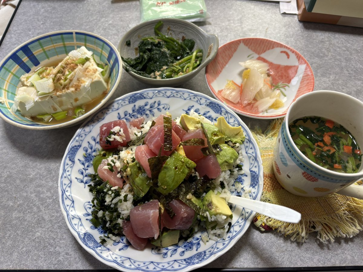 楕円幻想を持つ職業指導員 tweet media