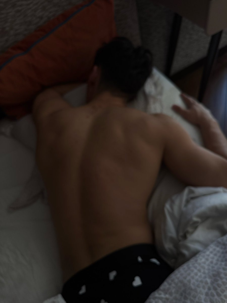 shapVL's tweet photo. lie down next to me

https://t.co/7H7xwKcZfH https://t.co/NTvtq5HbVy