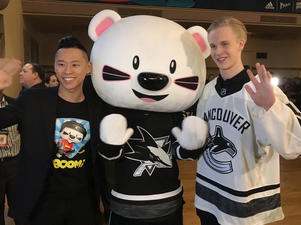 daily elias pettersson tweet media