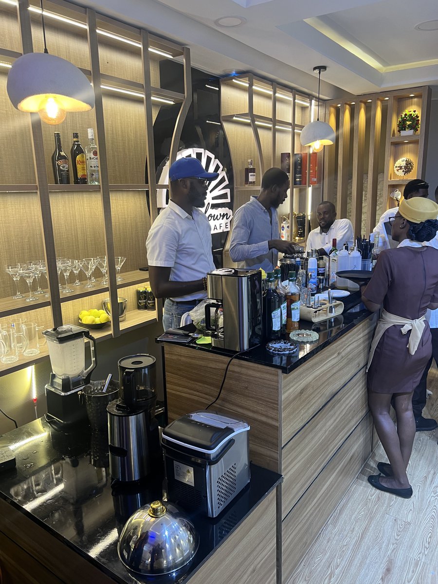 Kelvin’s Mart tweet media