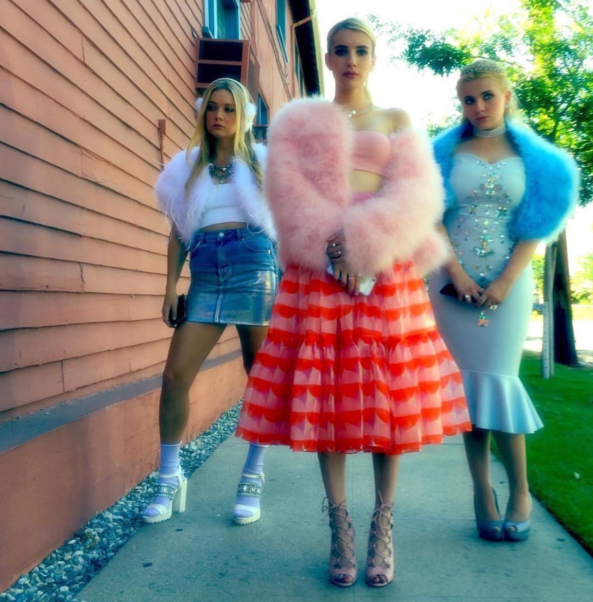 slayyyterzzz's tweet photo. OH, YOU KNOW THE DJ?
OH… SHE KNOWS THE DJ… https://t.co/Xm2G6ZC6lQ